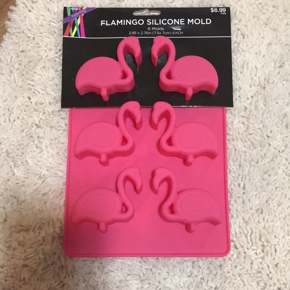 Flamingo Silicone Mold and Pineapple Silicone Mold (a bundle of three molds) - Picture 2 of 7